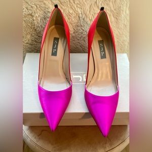 Sarah Jessica Parker SJP Rampling 70 Pump.